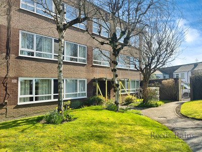 Elmwood Court, 2 bedroom  Flat for sale, £130,000