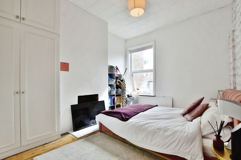 3 bedroom Mid Terrace House for sale, Northenden Road, Sale, M33 £390,000