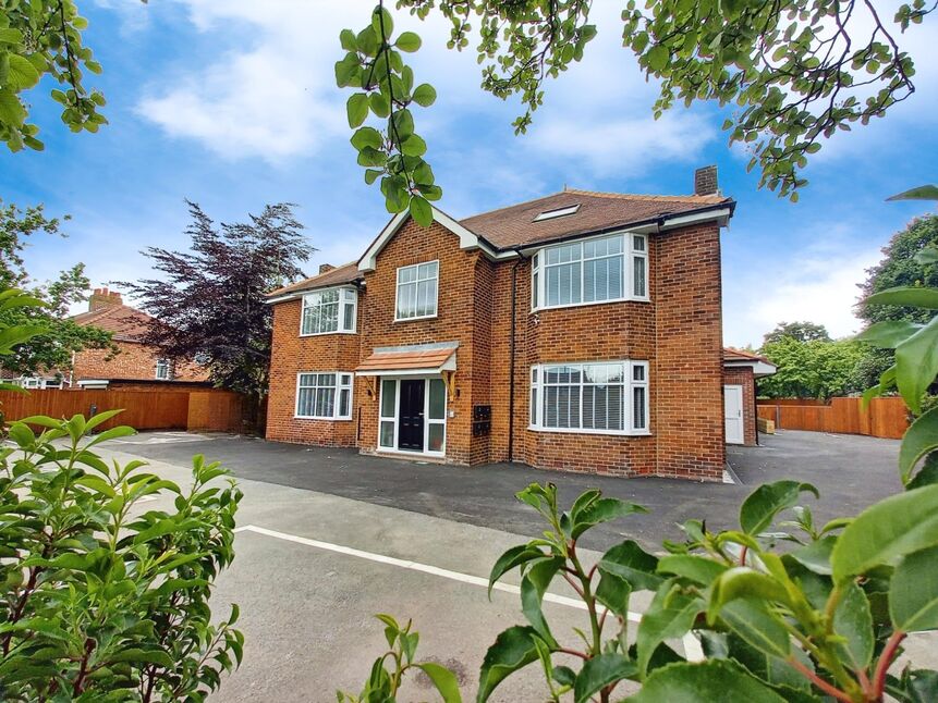 Main image of 1 bedroom Mid Terrace House to rent, Altrincham Road, Manchester, Greater Manchester, M23