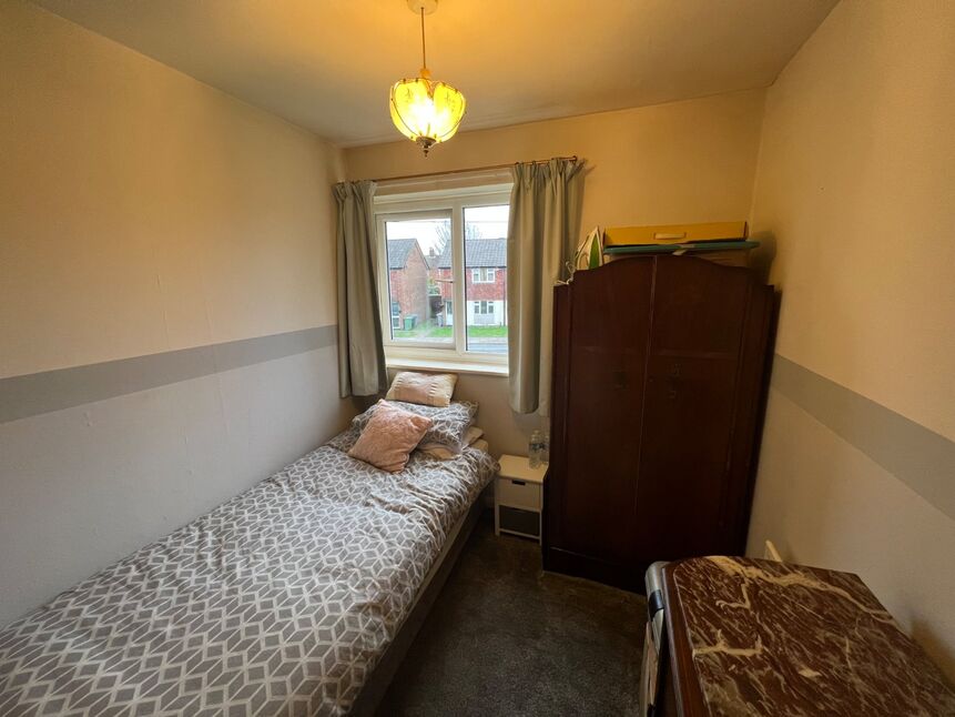 3 bedroom Mid Terrace House for sale, Sandbach Road, Sale, M33 £285,000