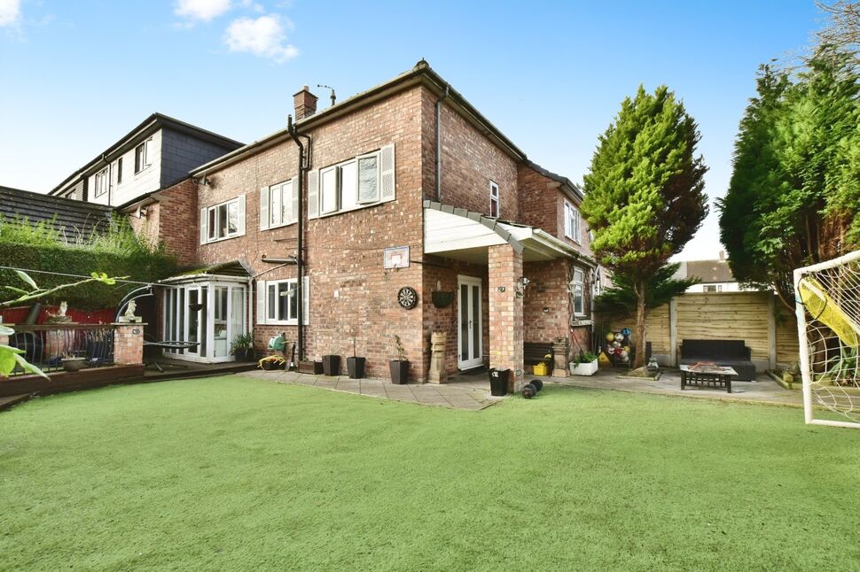 Main image of 4 bedroom Mid Terrace House for sale, Swalecliff Avenue, Manchester, Greater Manchester, M23