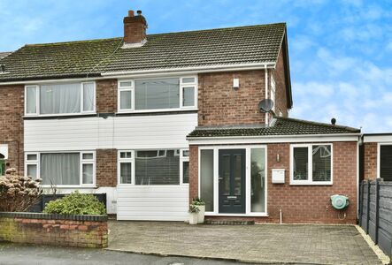 Fairbourne Drive, 3 bedroom Semi Detached House for sale, &pound;515,000