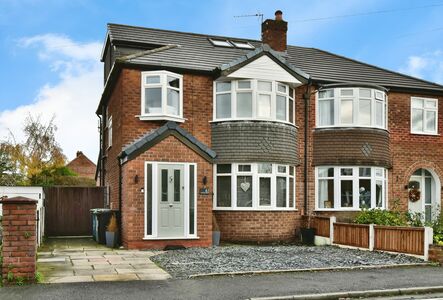 4 bedroom Semi Detached House for sale