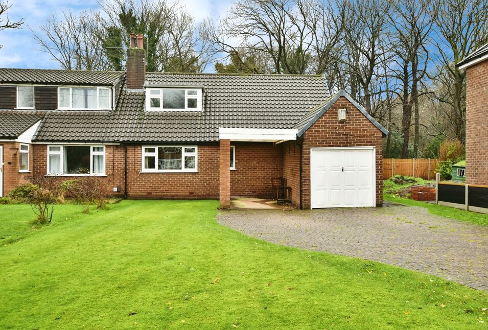 4 bedroom Semi Detached Bungalow for sale