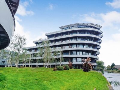 Woodfield Road, 1 bedroom Flat for sale, &pound;160,000