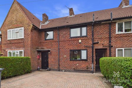 3 bedroom Mid Terrace House for sale