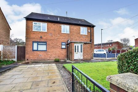 Carrswood Road, 2 bedroom Flat for sale, &pound;190,000