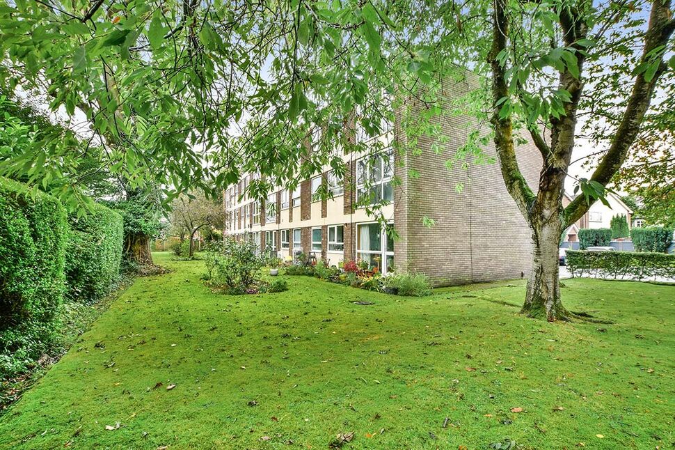 Main image of 2 bedroom Flat for sale, Ashton Lane, Sale, Greater Manchester, M33