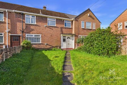 3 bedroom Mid Terrace House for sale