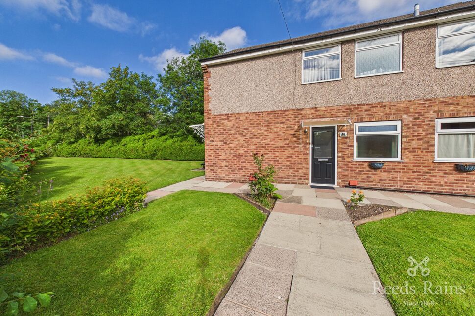 2 bedroom Flat for sale