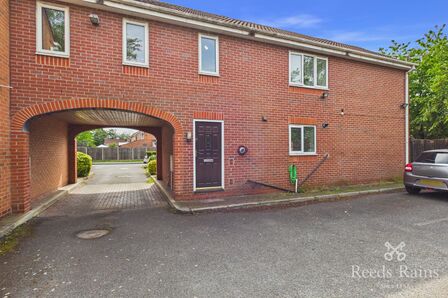 1 bedroom Flat for sale
