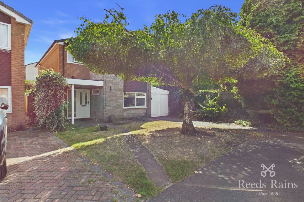 Main image of 4 bedroom Detached House to rent, Cunliffe Drive, Sale, Greater Manchester, M33