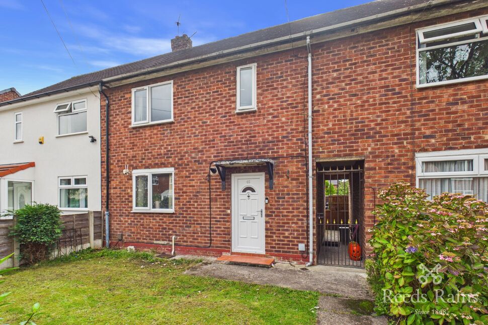 2 bedroom Mid Terrace House for sale