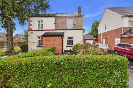 Wythenshawe Road, 2 bedroom Semi Detached House for sale, &pound;240,000