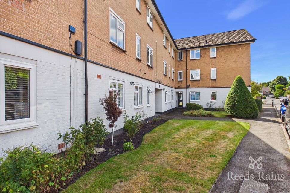 Main image of 2 bedroom Flat for sale, Sale, Greater Manchester, M33