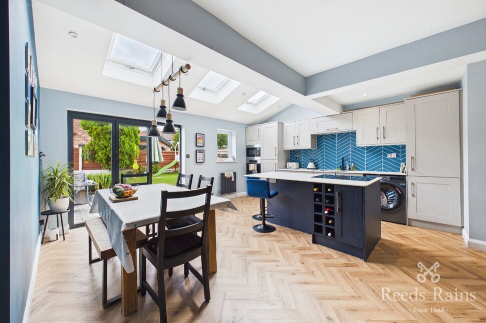 Main image of 5 bedroom Semi Detached House to rent, Grosvenor Road, Sale, Greater Manchester, M33