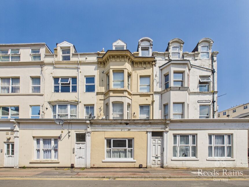 Main image of 2 bedroom Flat to rent, South Street, Scarborough, North Yorkshire, YO11