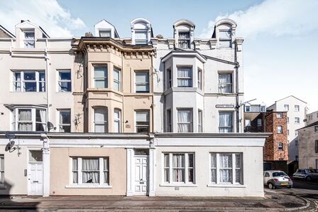 1 bedroom  Flat to rent