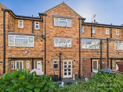 Longwestgate, 1 bedroom  Flat for sale, £76,000