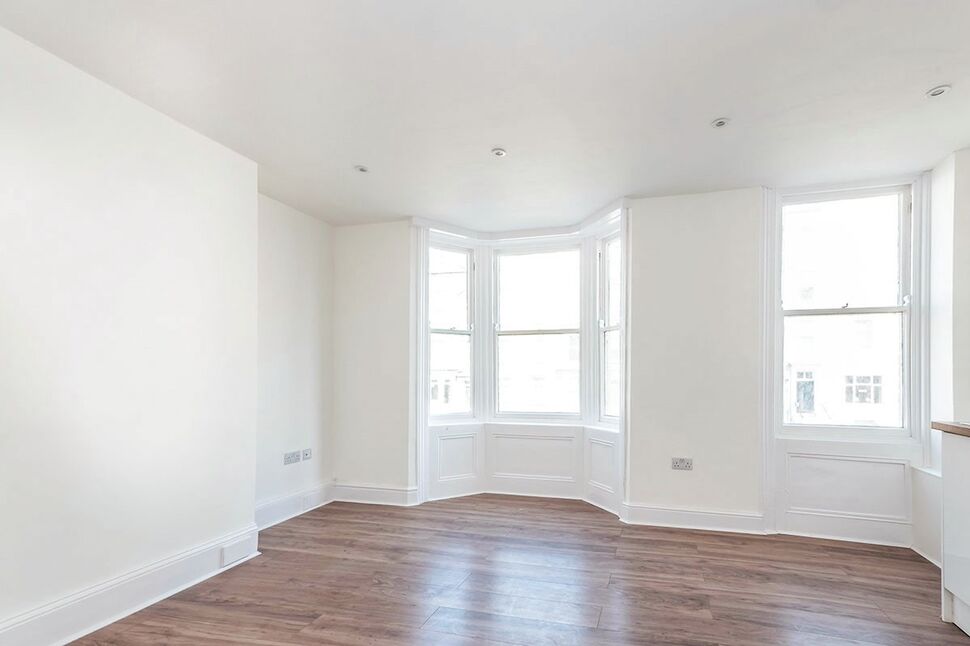 Open Plan Living Room / Kitchen
