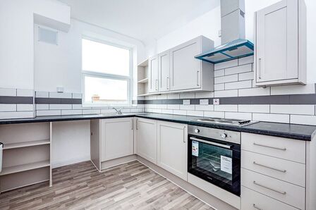 Upgang Lane, 2 bedroom  Flat for sale, £160,000