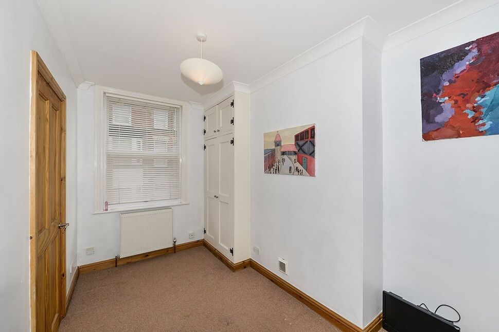 2 bedroom Mid Terrace House for sale, Trafalgar Terrace, Scarborough
