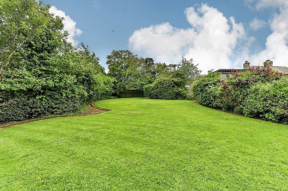 3 bedroom Semi Detached House for sale, Holbeck Hill, Scarborough, YO11