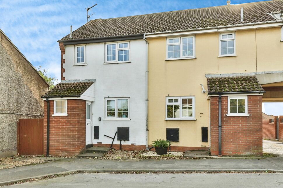 2 bedroom End Terrace House for sale, Main Street, Cayton, YO11 £150,000