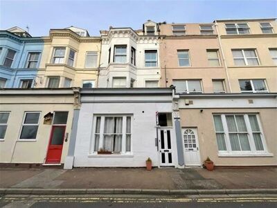 South Street, 1 bedroom  Flat for sale, £65,950