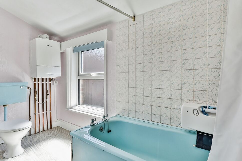 2 bedroom Mid Terrace House for sale, St. Johns Road, Scarborough, YO12