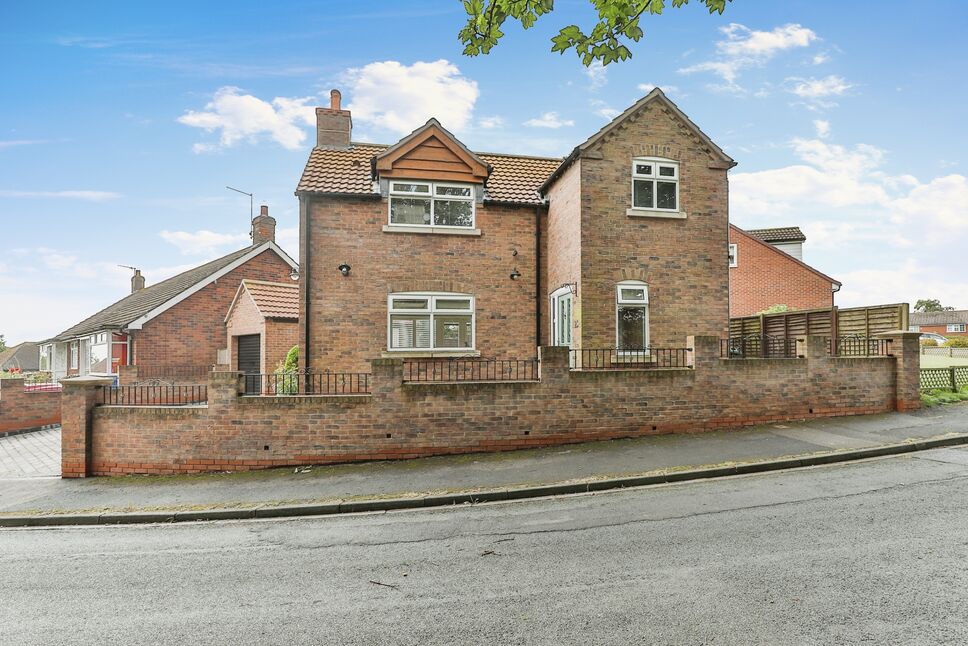 3 bedroom Semi Detached House for sale, Holbeck Hill, Scarborough, YO11