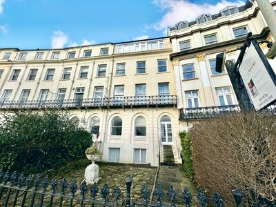 Esplanade, 2 bedroom  Flat for sale, £205,000