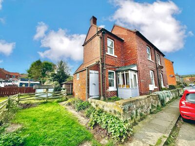 Middlewood Lane, 2 bedroom Semi Detached House to rent, £750 pcm