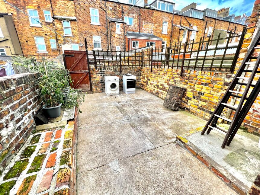 3 bedroom Mid Terrace House for sale, Sandringham Street, Scarborough