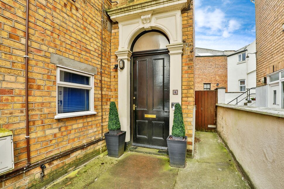 3 bedroom Flat for sale, Albion Crescent, Scarborough, YO11 £150,000