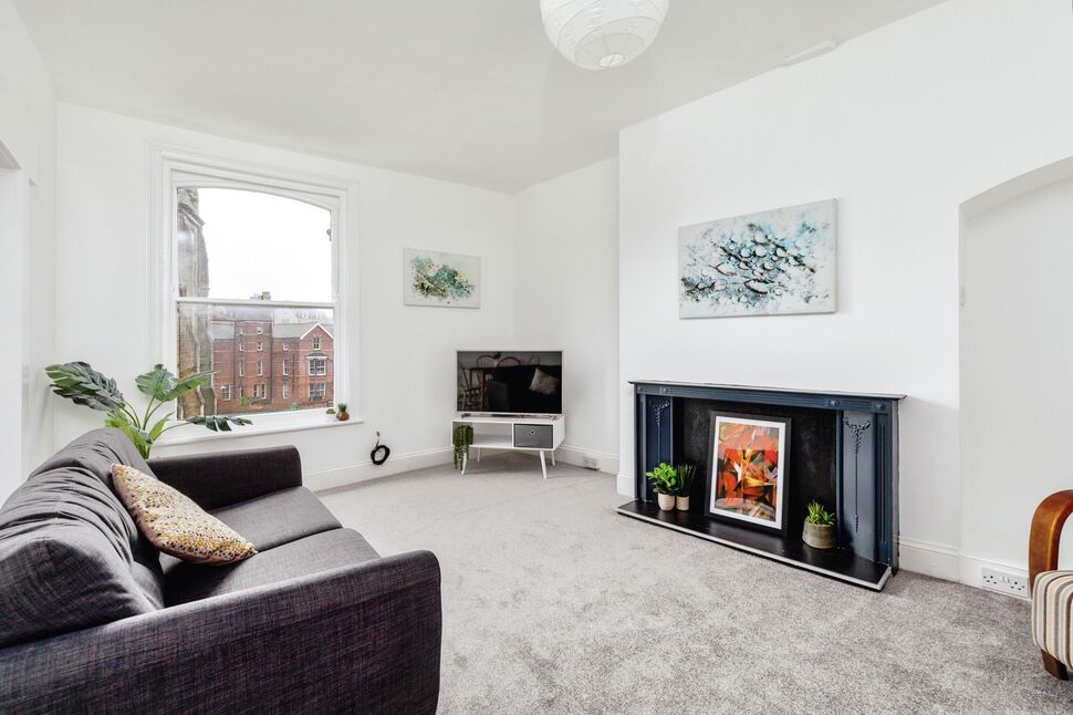 3 bedroom Flat for sale, Albion Crescent, Scarborough, YO11 £150,000