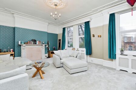 4 bedroom  Flat for sale