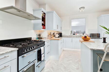 Cromwell Road, 4 bedroom Semi Detached House for sale, £295,000
