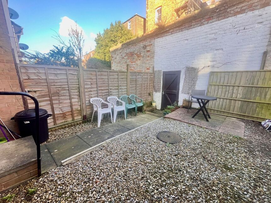 2 bedroom Mid Terrace House for sale, Belvedere Terrace, Scarborough