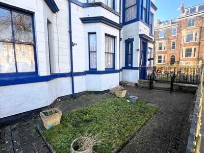 Albemarle Crescent, 1 bedroom  Flat for sale, £60,000