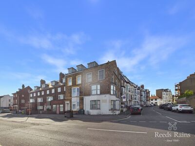 4 bedroom End Terrace House for sale