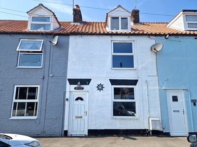2 bedroom Mid Terrace House for sale