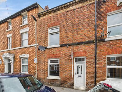4 bedroom Mid Terrace House for sale