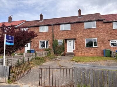 3 bedroom Mid Terrace House for sale