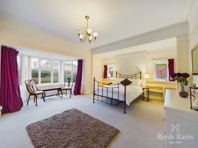 2 bedroom  Flat for sale