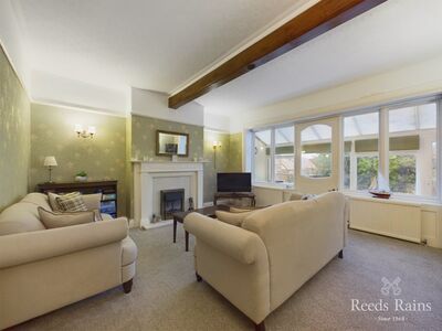 2 bedroom  Flat for sale