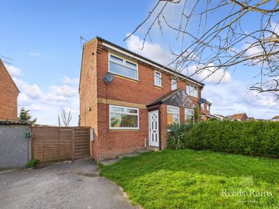 2 bedroom Semi Detached House to rent