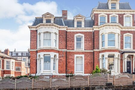 3 bedroom  Flat to rent
