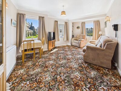 2 bedroom  Flat for sale