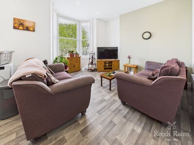 7 bedroom Mid Terrace House for sale